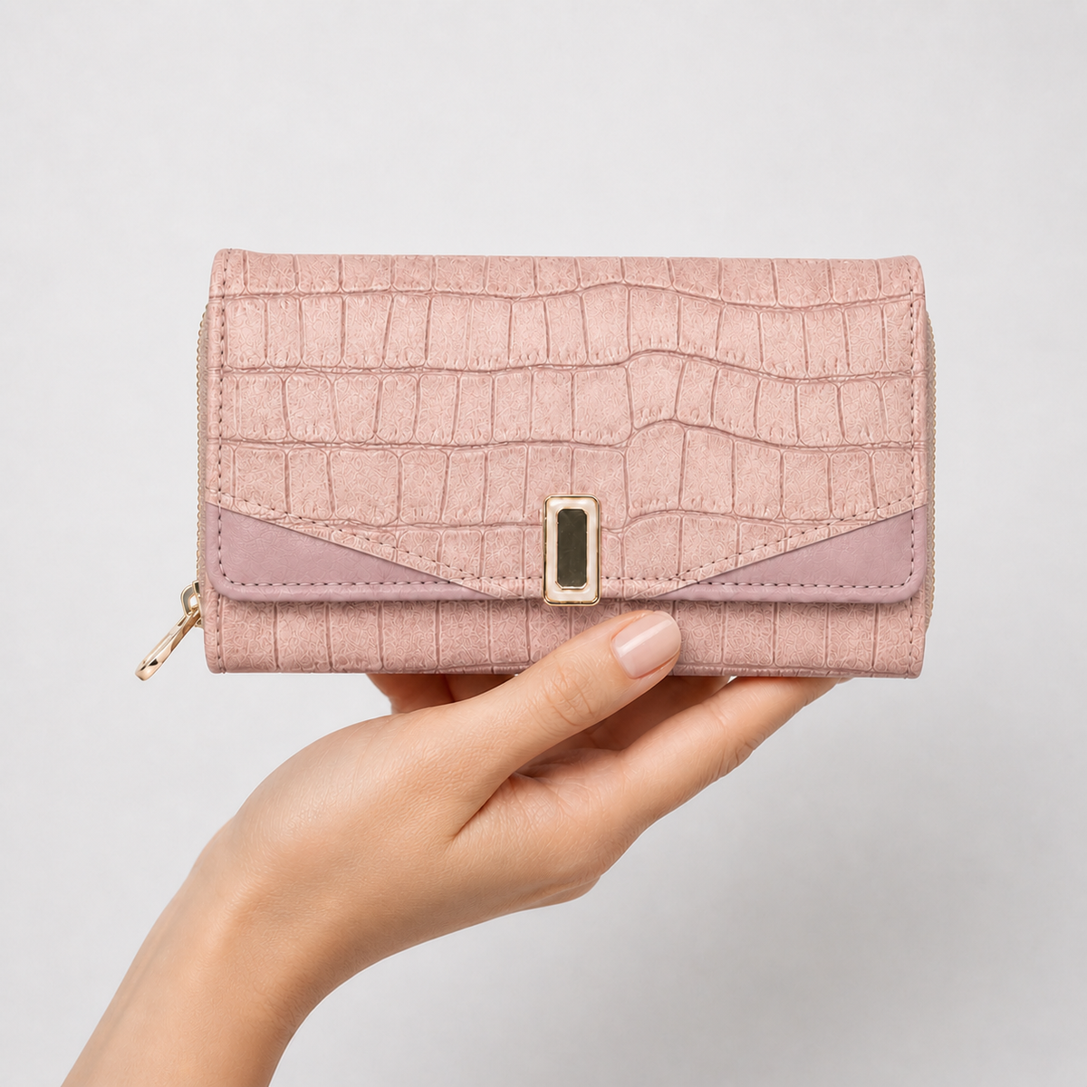 محفظة مستوردة Elegant Everyday Wallet بلمسة ناعمة 🤍