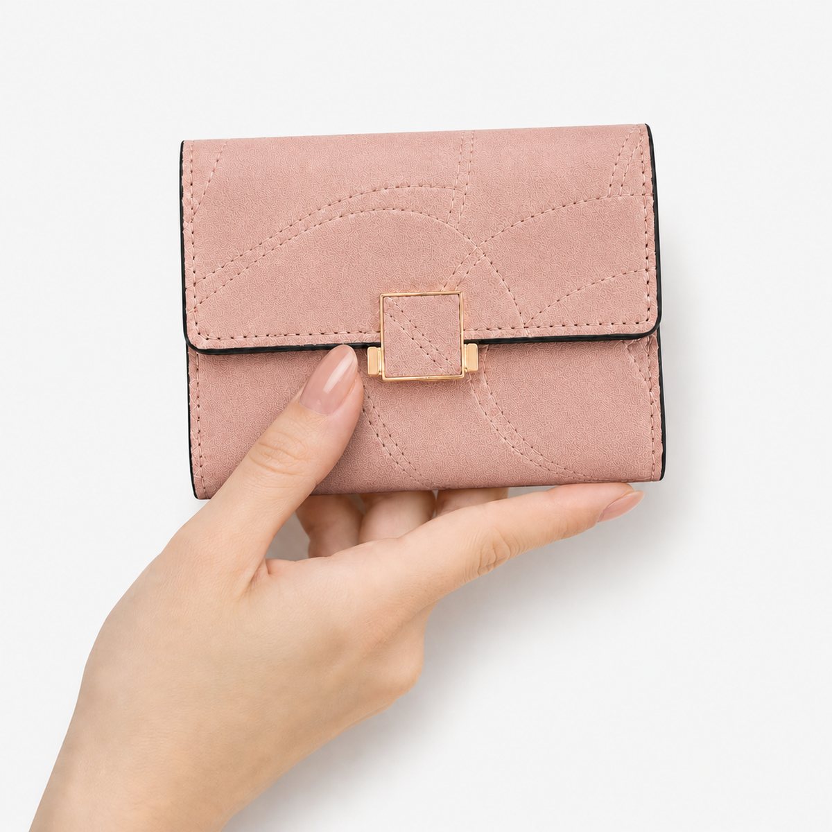 محفظة مستوردة بتفاصيل Stitching أنيقة ولمسة Soft Leather فخمة ✨