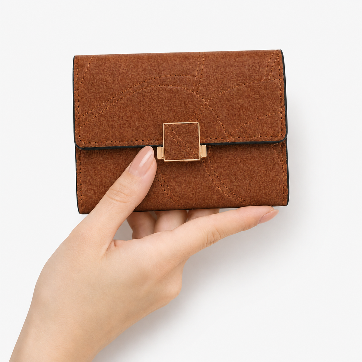 محفظة مستوردة بتفاصيل Stitching أنيقة ولمسة Soft Leather فخمة ✨