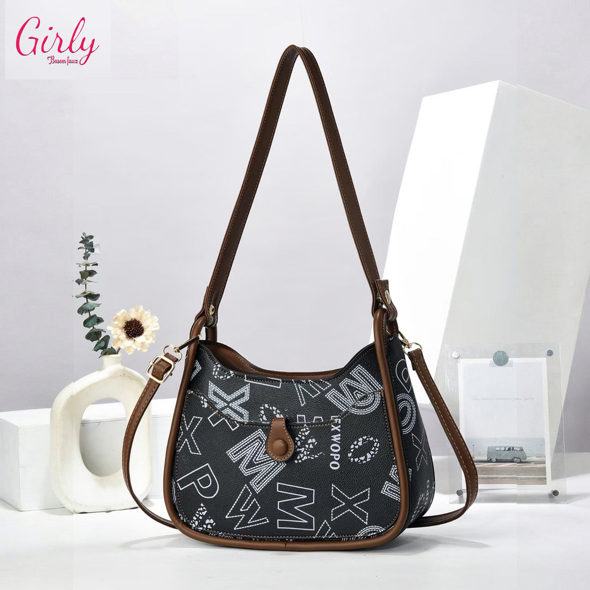 شنطة كتف وكروس بتصميم أيقوني Signature Monogram – Girly
