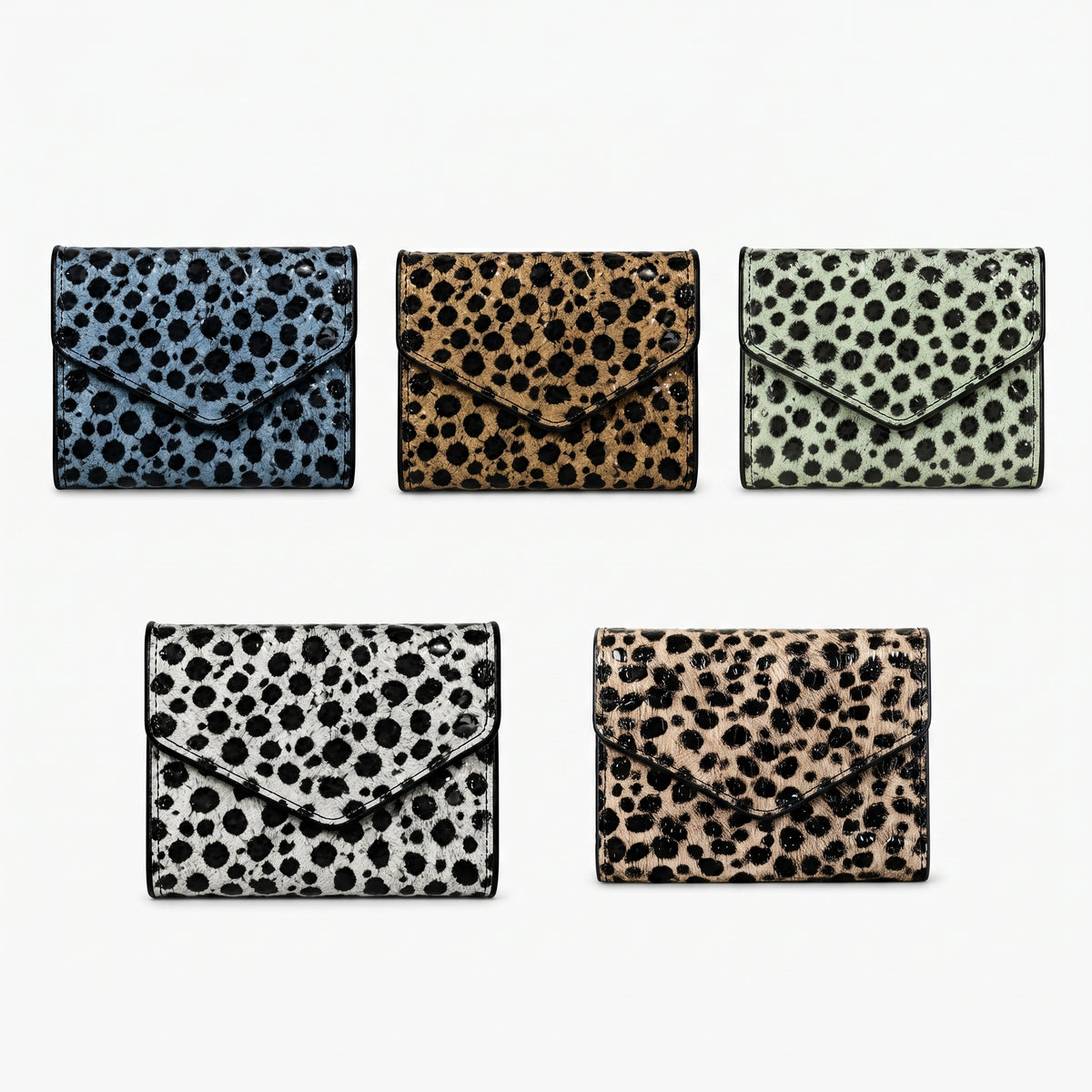 محفظة مستوردة بتصميم Leopard Chic تخطف الأنظار