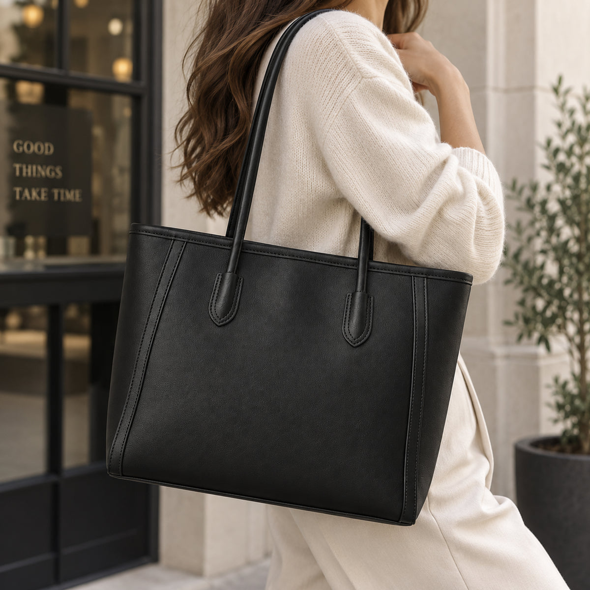 شنطة جلد مستوردة بتصميم بسيط وراقي – Elegant Everyday Bag