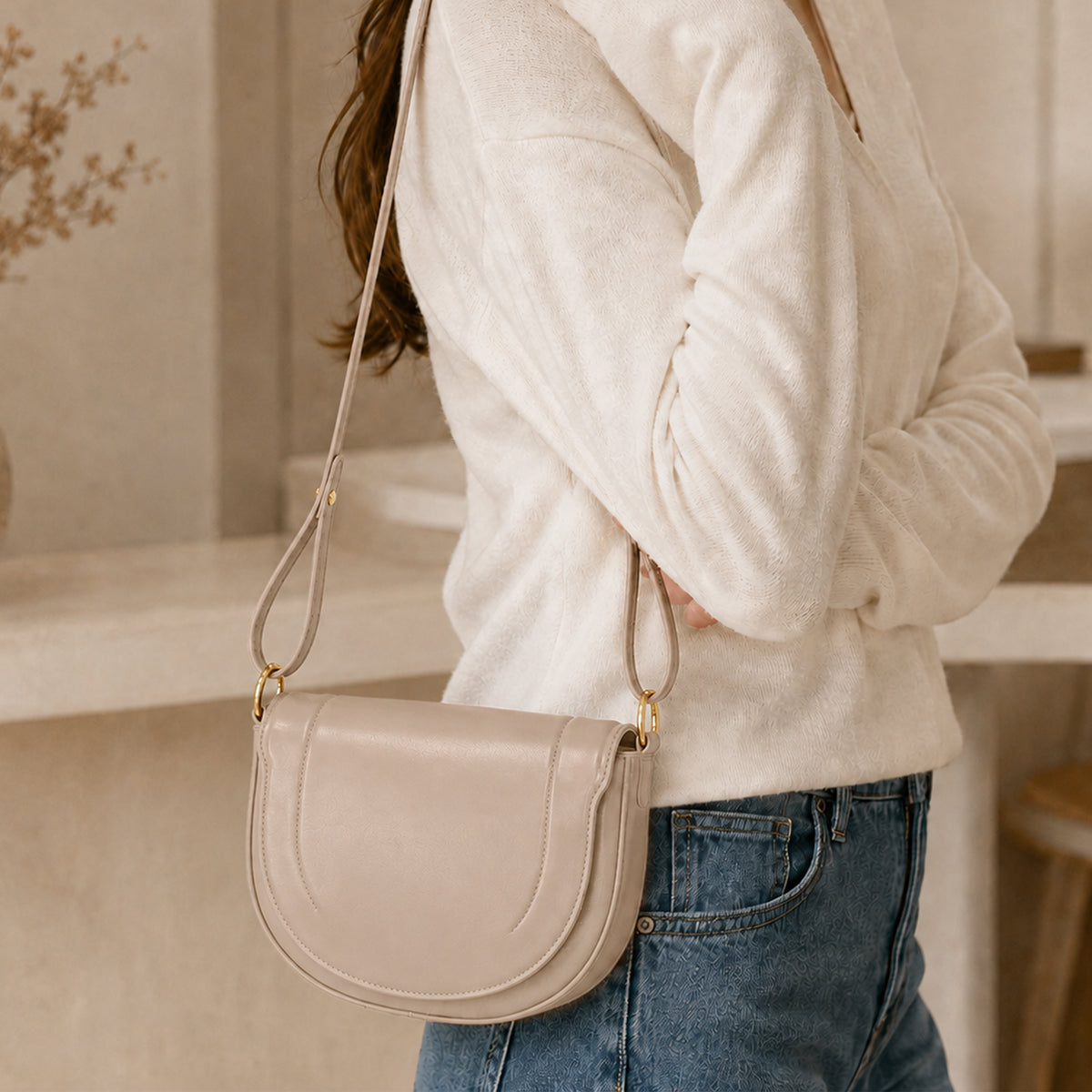 شنطة مستوردة بتصميم منحني أنيق – Saddle Bag
