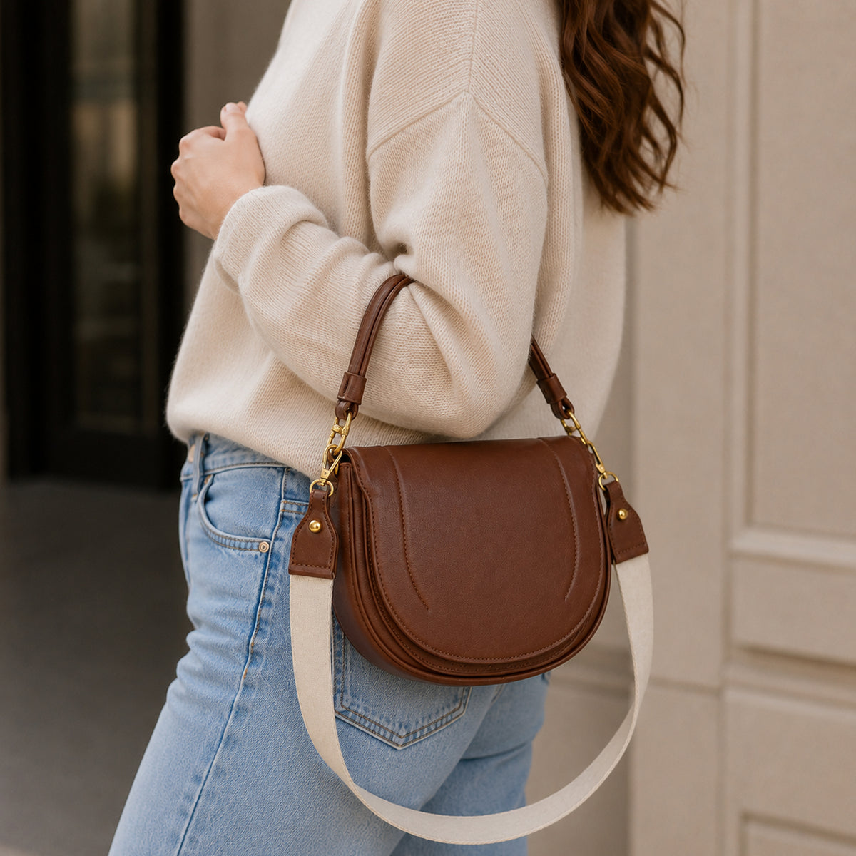 شنطة مستوردة بتصميم منحني أنيق – Saddle Bag