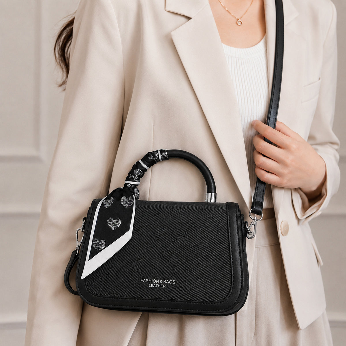 شنطة مستوردة بتصميم أنيق ومميز – Imported Scarf Handbag