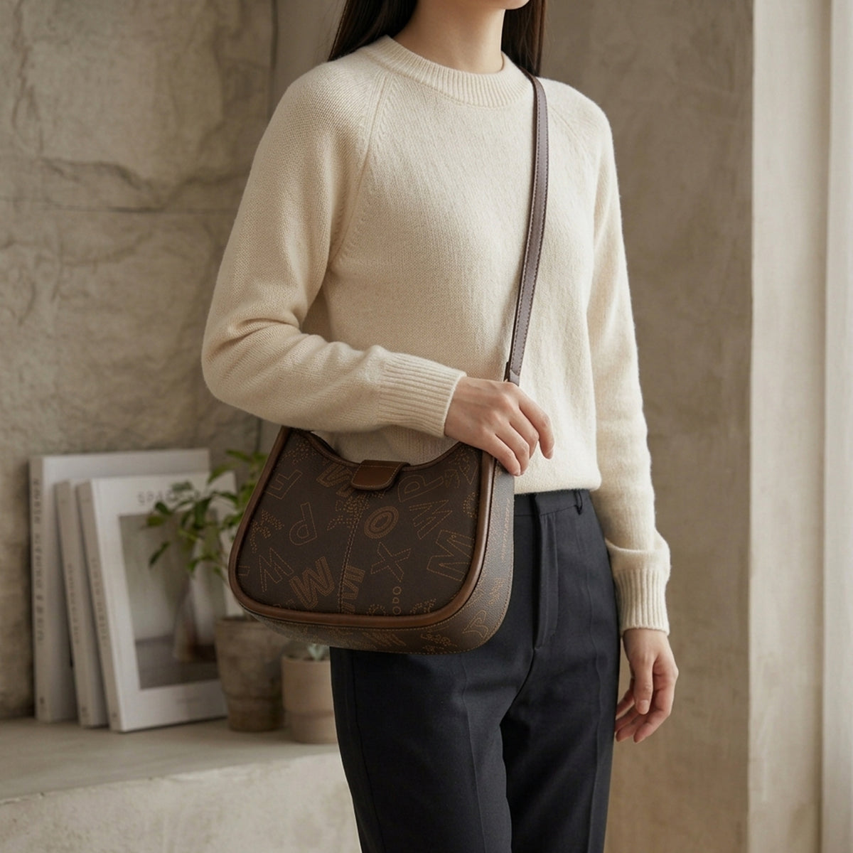 شنطة مستوردة بتصميم عصري ونقشة مميزة – Imported Printed Shoulder Bag
